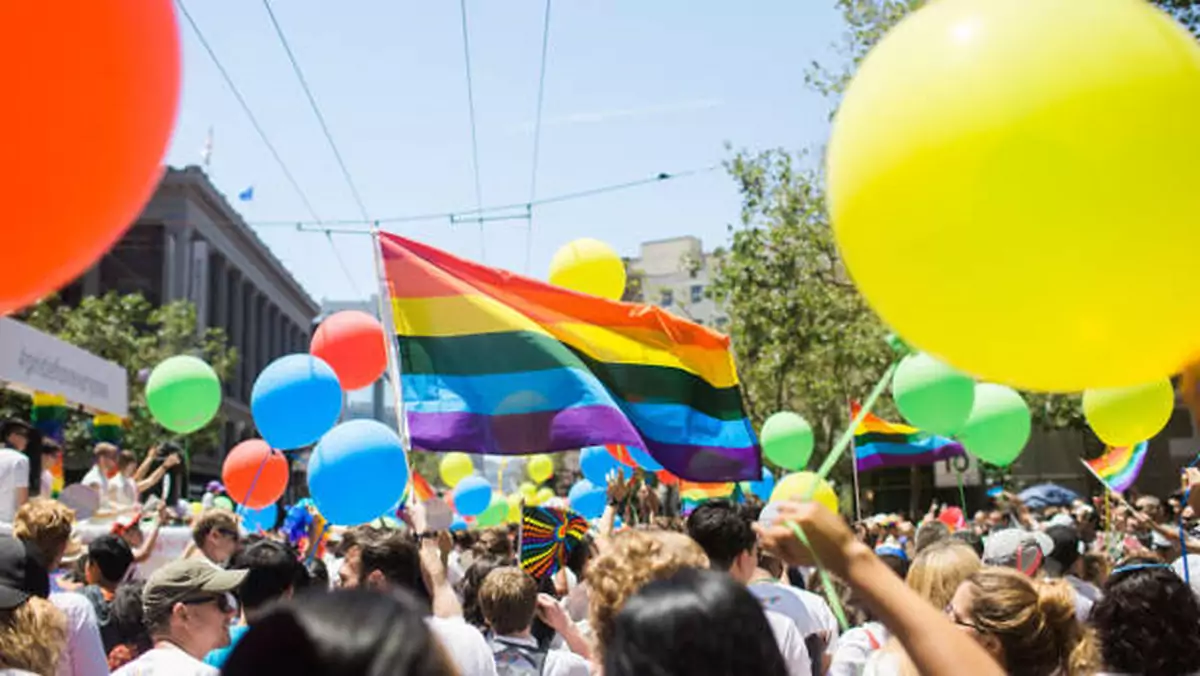 Mapy Google dostarczą informacje o festiwalach z okazji Miesiąca Dumy