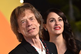 Sa pet žena ima osmoro dece, smirila ga 44 godine mlađa balerina: Mik Džeger POKAZAO OSMOGODIŠNJEG SINA i ceo svet gleda u preslatkog dečaka koji je ISTI TATA