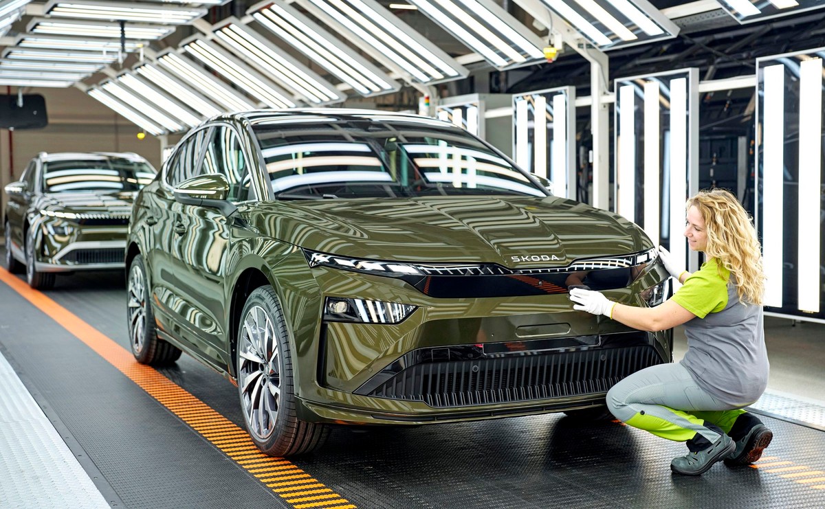Nowa Skoda Enyaq zjechała z taśmy w głównym zakładzie czeskiego producenta w Mlada Boleslav