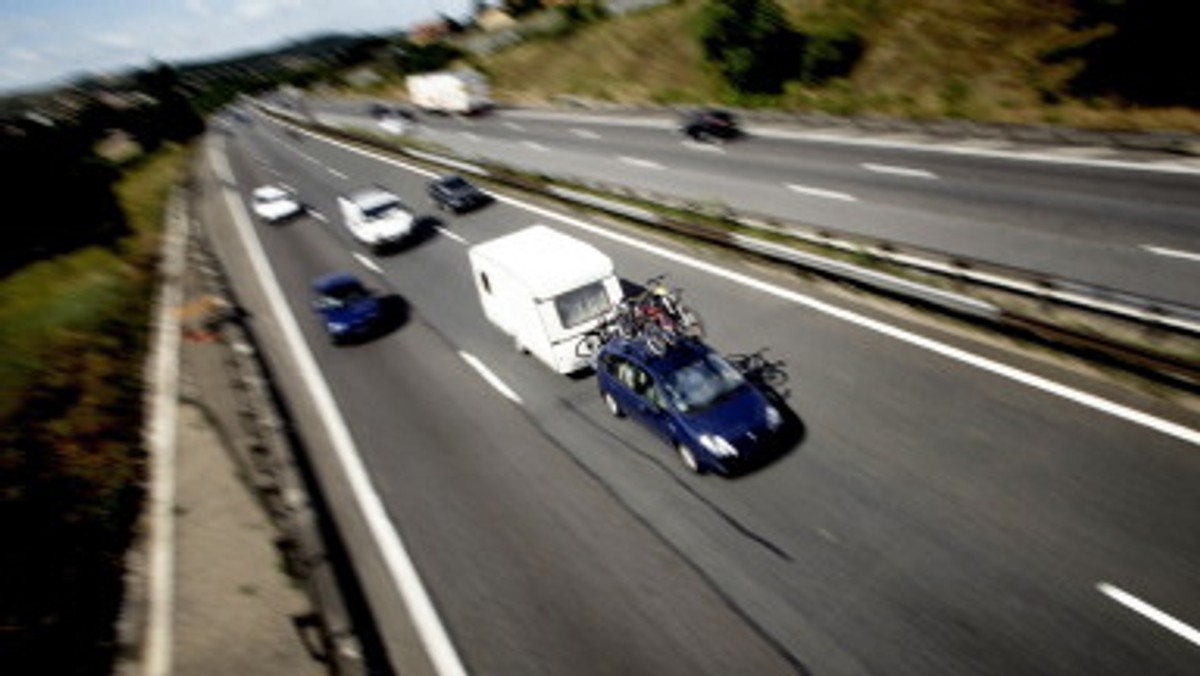 "Gazeta Wyborcza Trójmiasto": 1 maja obniżone zostaną ceny za przejazd autostradą A1 o 10-12 groszy na kilometrze.