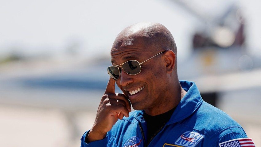 Viktor Glover, prvi crnac koji će poleteti ka Mesecu | Foto: REUTERS/Joe Skipper