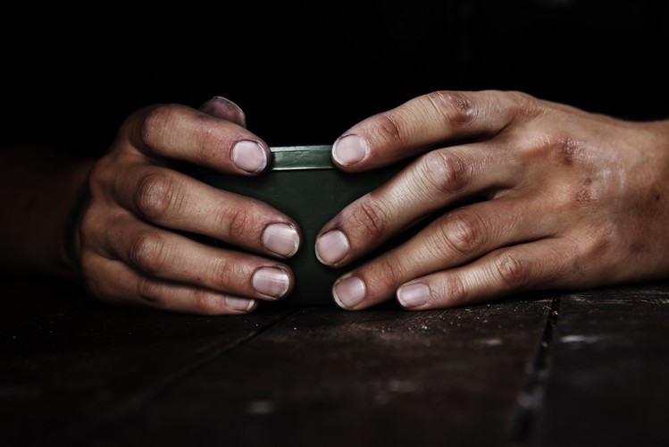 Drobne szczegóły wyglądu, po których mężczyzna stwierdza, że kobieta jest zaniedbana