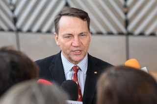 Ochrona cieśniny Ormuz. Sikorski: Jeśli USA zwrócą się do NATO, rozważymy to