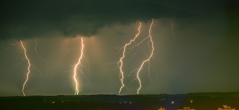 Koniec słonecznej pogody. Nadciągają burze [PROGNOZA POGODY]