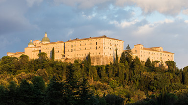 Monte Cassino: Kontrowersyjna tablica pamiątkowa