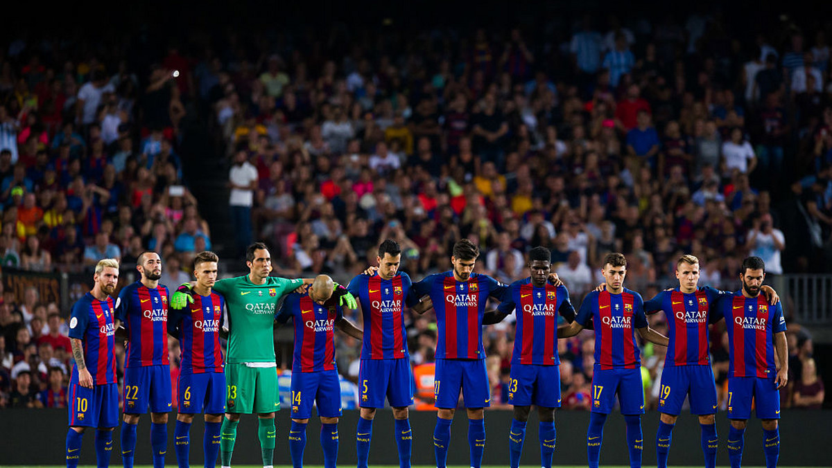 Gracze FC Barcelona, we współpracy z Unicefem, rozegrali spotkanie z reprezentacją Hiszpanii w futbolu dla niewidomych. O tym, jak sobie radzili, możemy przekonać się dzięki nagraniu, które klub zamieścił na swoim profilu na Twitterze.