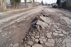 Dziury w drogach! Zobacz, co połamiesz w swoim aucie