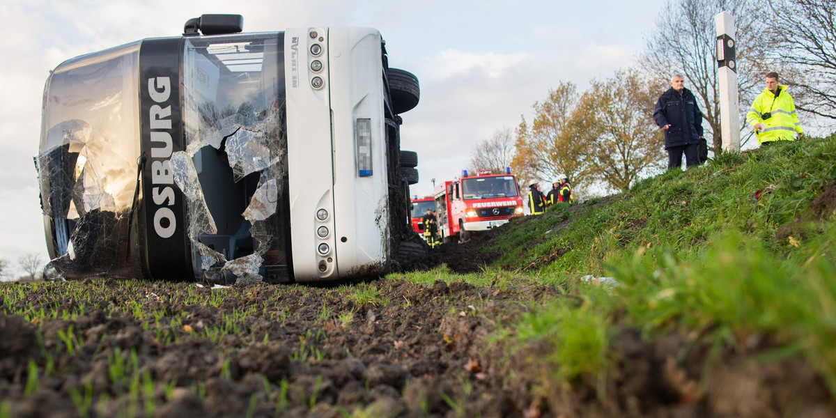 Wypadek autobusu z 82 uchodźcami