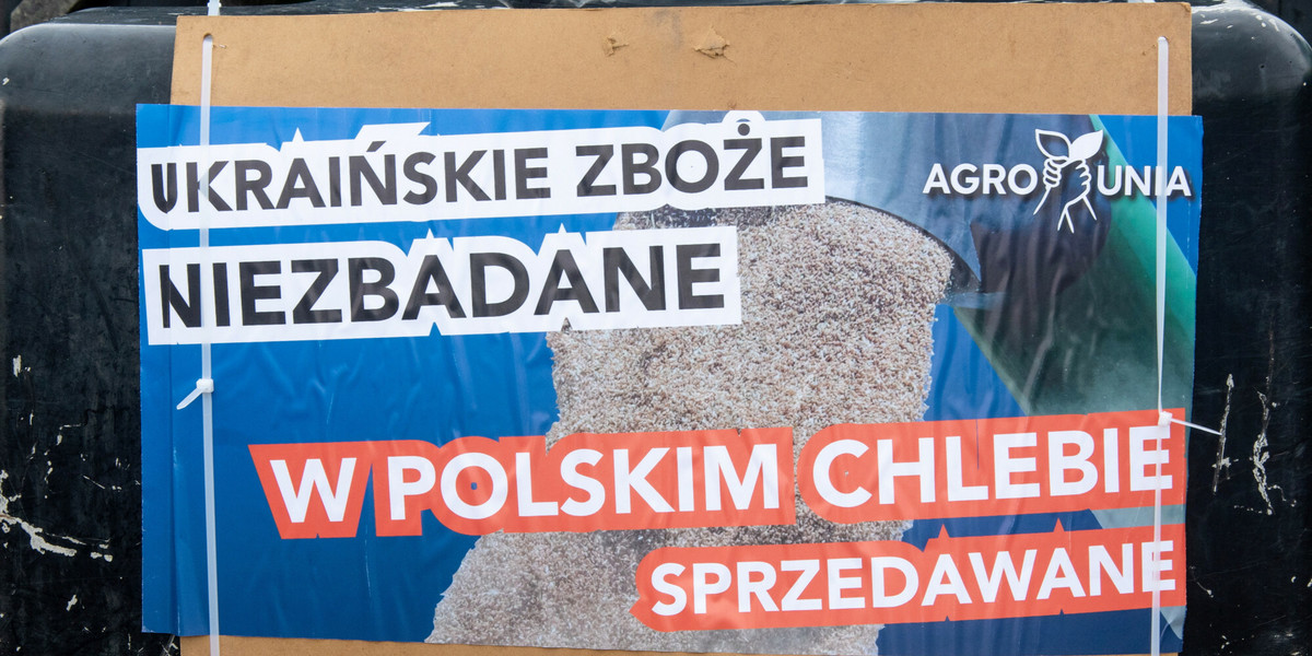 Polscy rolnicy protestowali w związku ze sprowadzaniem zboża z Ukrainy