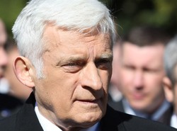 Białoruś krytykuje Buzka. "Chciał sobie zrobić reklamę"