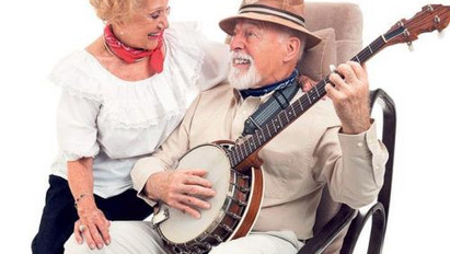 A zenélés különösen ajánlott az időseknek