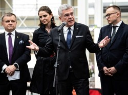 Nikt nie dałby jej 40! Joanna Mucha w nowej fryzurze wygląda lepiej, niż kiedykolwiek wcześniej. FOTO