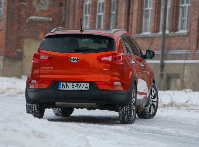 Nowa Kia Sportage to samochód, który swoimi atutami skusił już ponad 3300 Polaków. My sprawdziliśmy w teście wady i zalety tego modelu.