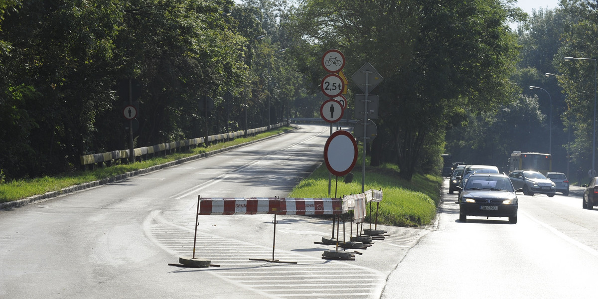 Zamknięty wiadukt Strzegomski.