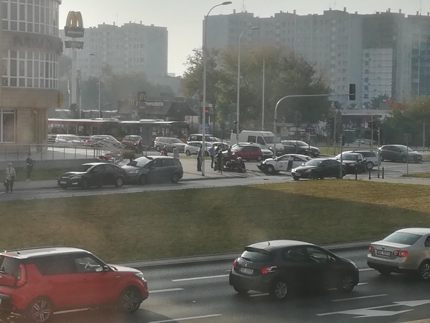 Wypadek na Bemowie. 6-latek trafił do szpitala