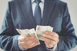 Zamiast urlopu dostaniesz przelew. Tyle należy się za niewykorzystane wolne