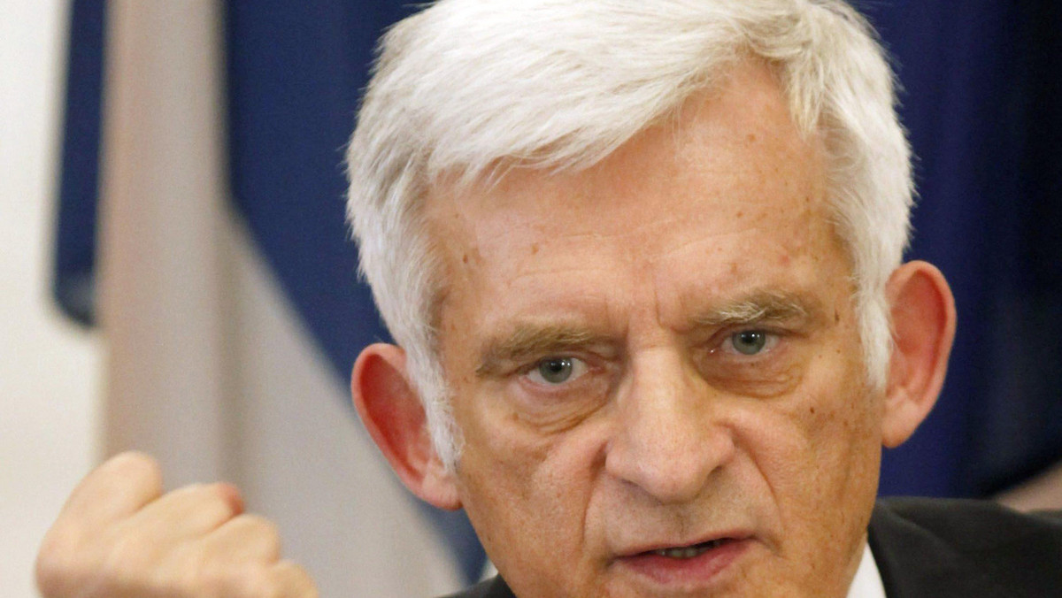 - Należy skończyć z tą blokadą, która paraliżuje życie ludzi i działalność gospodarczą - powiedział w palestyńskiej Strefie Gazy, objętej izraelską blokadą, przewodniczący Parlamentu Europejskiego Jerzy Buzek.