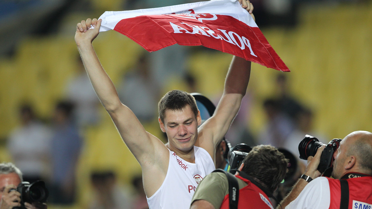 Paweł Wojciechowski (SL WKS Zawisza Bydgoszcz) długo nie mógł uwierzyć, że w poniedziałek w Daegu zdobył złoty medal mistrzostw świata w skoku o tyczce. - Nadal nie wiem, co się stało. Ale zrobiłem szopkę! - skomentował pół godziny po konkursie.