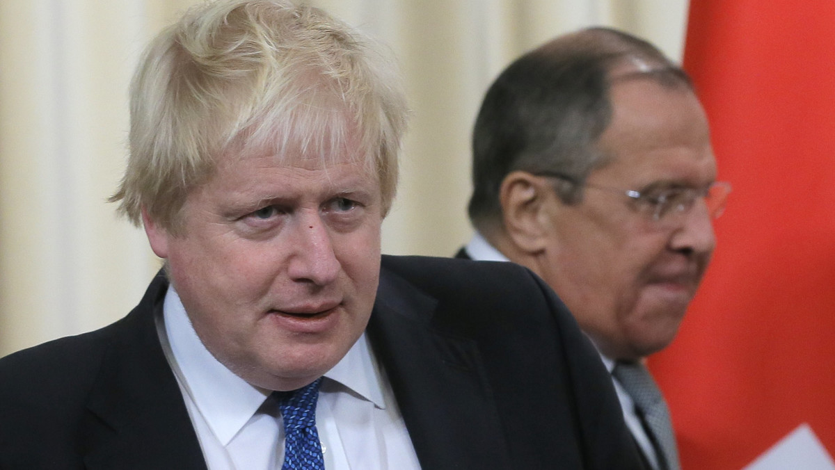 Podczas spotkania ze swym rosyjskim odpowiednikiem Siergiejem Ławrowem, Johnson przekaże, że nie może być "biznesu jak zwykle" między oboma krajami, dopóki Moskwa nie przestanie podejmować prób "zdestabilizowania" Europy - podał Reuters.