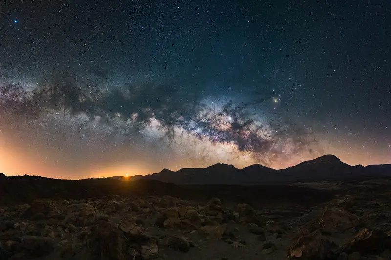 Centrum Drogi Mlecznej nad kalderą Las Cañadas del Teide, Teneryfa ( 2300 m.n.p.m.)