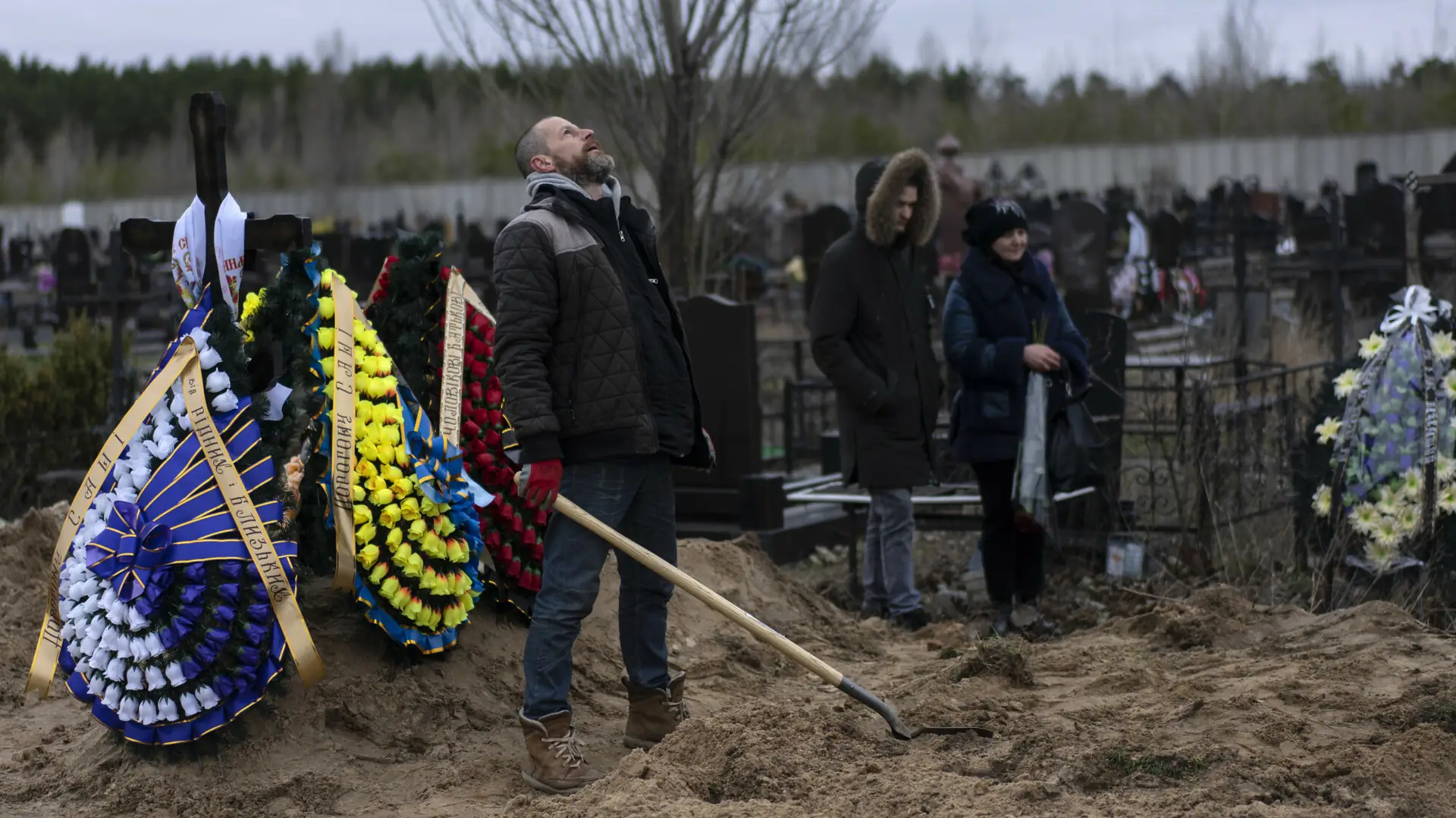 Bucza szuka ciał. Wołodymyr już wie, że brak firanek w mieszkaniu to zły znak