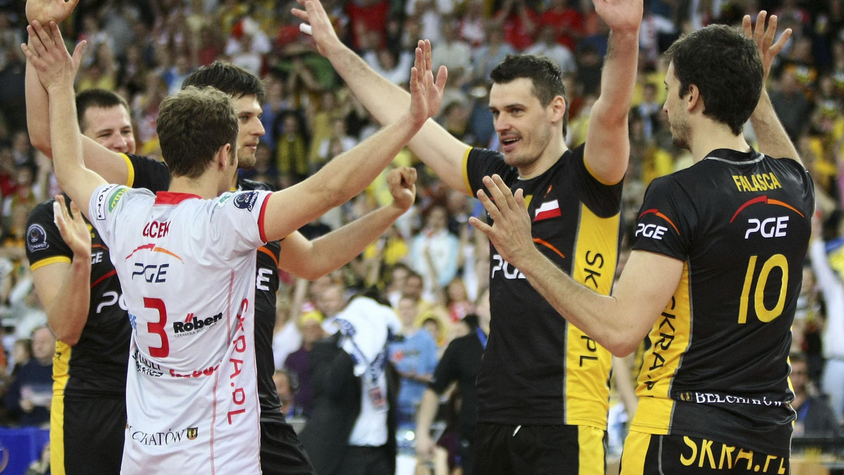 PGE Skra Bełchatów pokonała Paykan Teheran 3:2 (24:26, 25:21, 25:22, 20:25, 15:12) w swoim pierwszym meczu podczas klubowych mistrzostw świata siatkarzy, które rozgrywane są w Dausze.