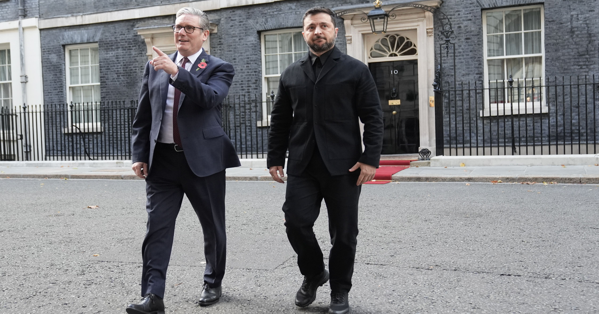 Zelensky meets Starmer as allies plan Russia sanctions boost