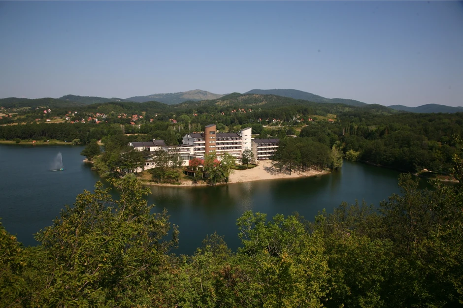 Hotel "Jezero" kraj Bora