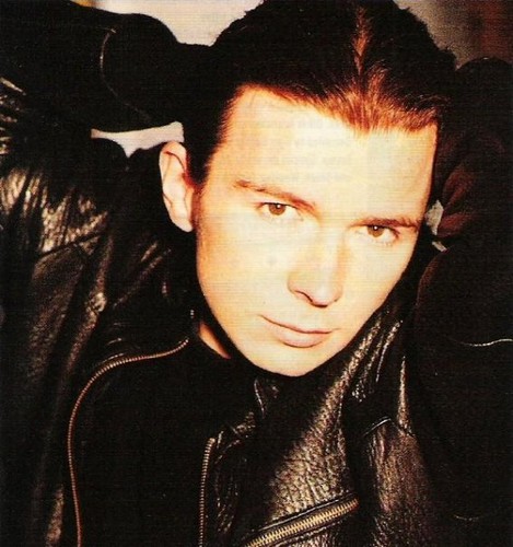 Rick Astley – muzyczna ikona lat 80.