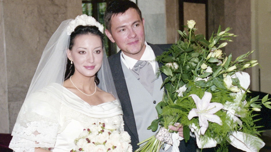 Anna Zejdler i Krzyszfof Ibisz w dniu swojego ślubu w 1998 r. 