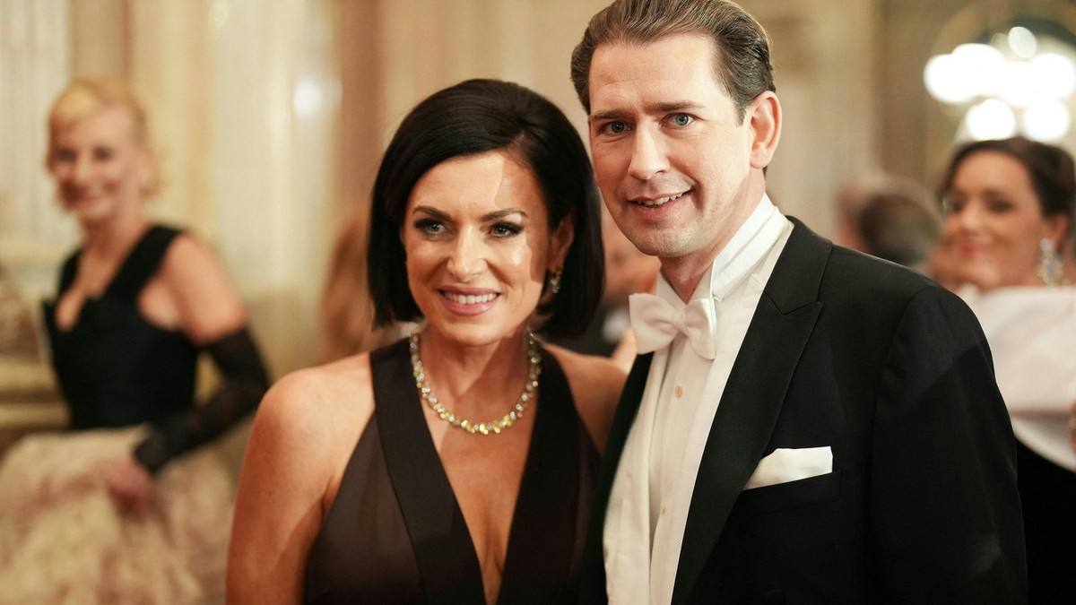 Sebastijan Kurc pojavio se večeras na BALU U BEČU i svi gledaju u kakvom izdanju se pojavio bivši austrijski kancelar i sa kim je došao