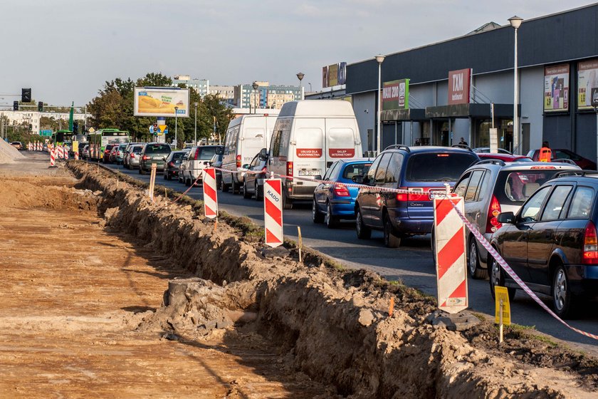 Drogowcy rozkopali Aleje Solidarności