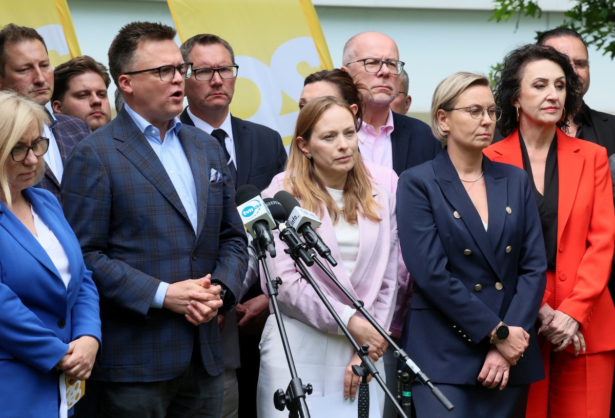 Katastrofa Polski 2050 Szymona Hołowni. Poparcie poniżej kluczowego progu [SONDAŻ]