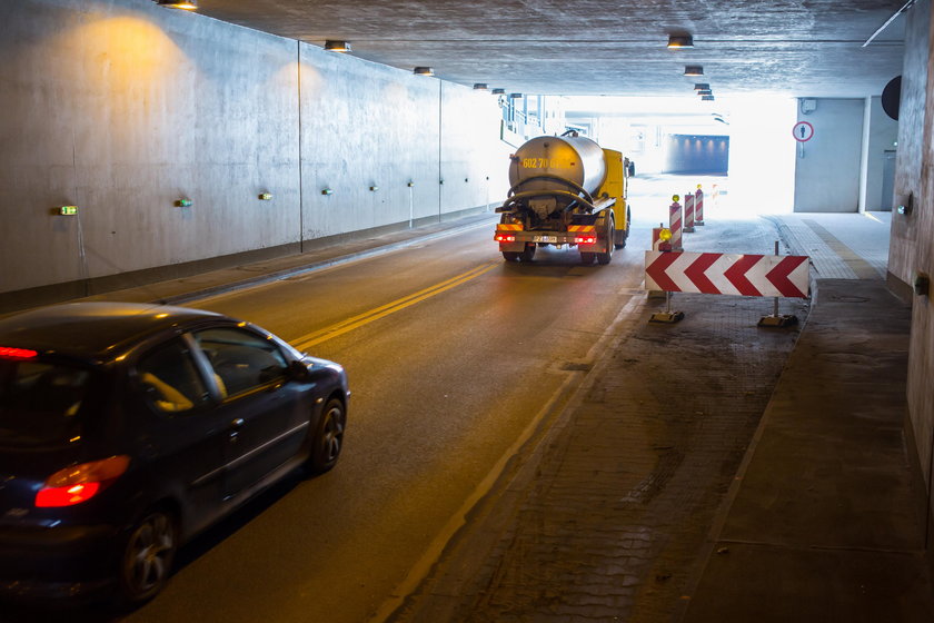 Ekspertyza uszkodzeń tunelu na Dębcu będzie kosztować 22 tys. zł