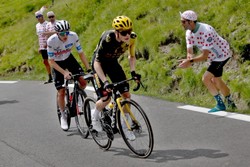 Tour de France. Michał Kwiatkowski długo uciekał. "Spuchł" tuż przed metą