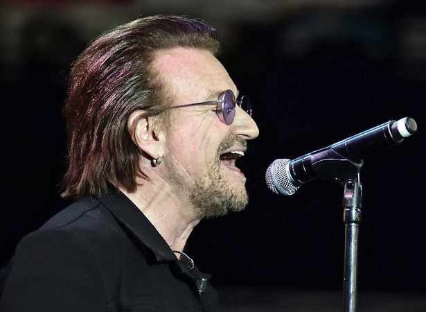 Bono wraca na trasę z U2. Po utracie głosu nie ma już śladu