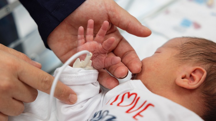 koraszülött, intenzív, magánegészségügy, járó-, és fekvőbeteg ellátás, 