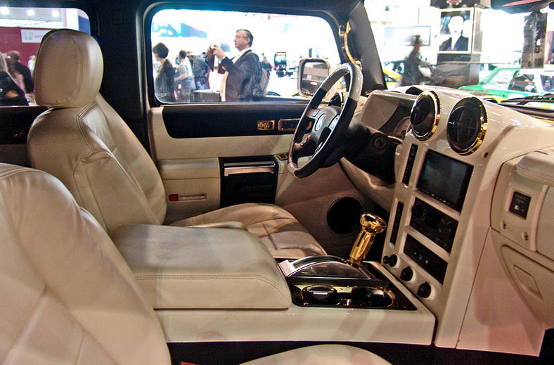 Essen Motor Show 2008: złoty Hummer dla bogatych