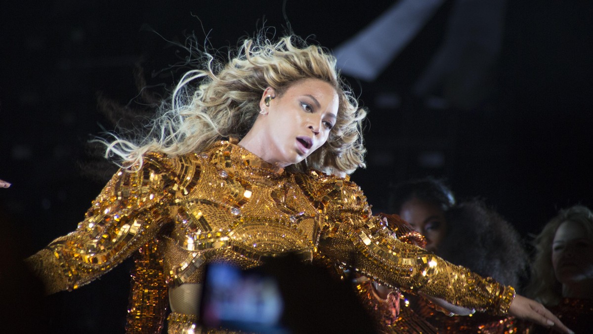 Beyonce Performs in Milan