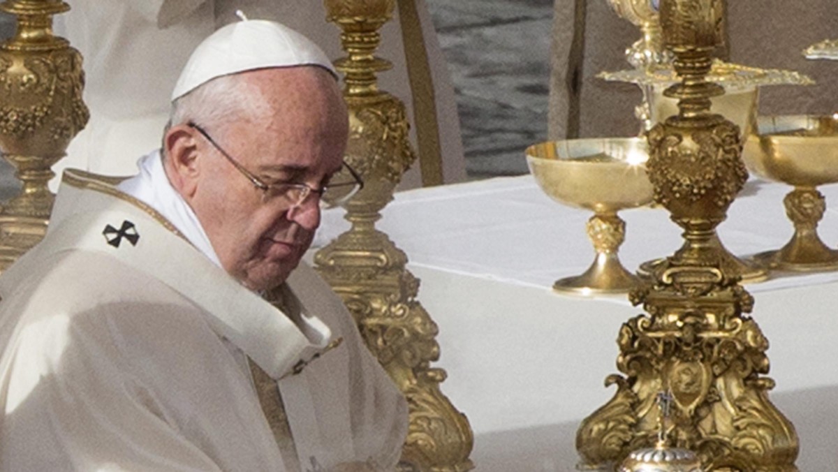 Papież Franciszek powiedział podczas mszy w Watykanie, że bliskość z wiernymi, troska o nich i czułość powinny być regułą życia duszpasterzy. W homilii mówił, że lud boży z "niezawodnym węchem" rozpoznaje dobrego pasterza.