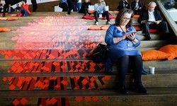 Chatboty mogą "nawrócić" zwolenników teorii spiskowych. AI się jednak przydaje?