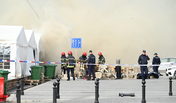 Požar ispred Skupštine