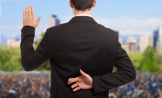 Osiągnęliśmy ten okropny stan bez zamachu stanu. O pokusach i cenie dyktatury