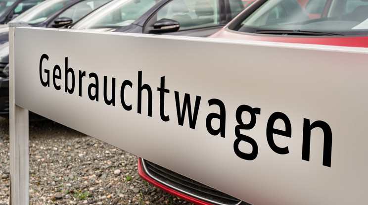 Használt autó kereskedés Németországban / Fotó: Getty Images