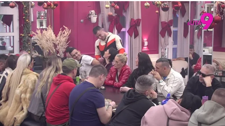 VERIDBA NA POMOLU U ELITI 9 Mina Vrbaški izgovorila DA šest godina mlađem dečku