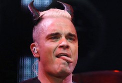 Robbie Williams to diabeł wcielony. Zobaczcie sami! [ZDJĘCIA]