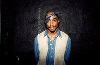 Tupac visszatért és egy Supreme alsónadrágban pózol