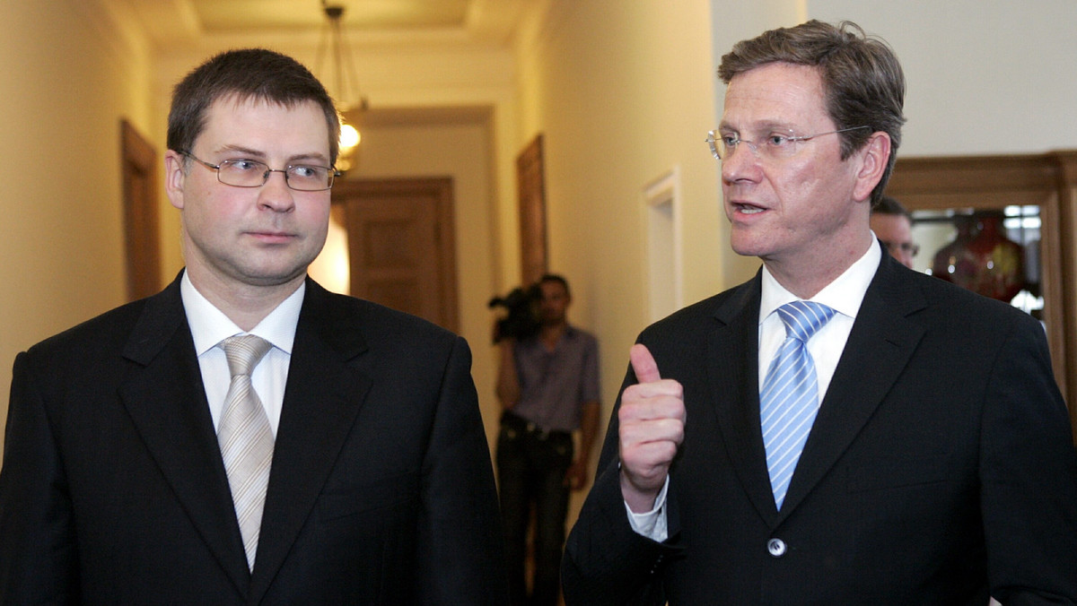 Rządząca Łotwą centroprawicowa koalicja uzgodniła powołanie nowego rządu po wyborach parlamentarnych z 2 października. Aby mieć zapewnioną większość, do koalicji zaproszono nacjonalistyczne ugrupowanie Ojczyzna i Wolność-Łotewska Partia Konserwatywna.
