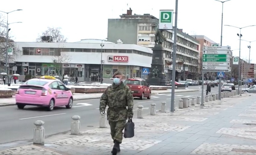 Malo ljudi na ulicama