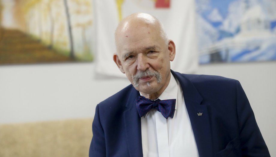 Janusz Korwin - Mikke z jest najbogatszym spośród liderów sejmowych partii .